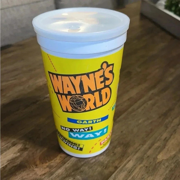 Wayne’s World 1992 Blockbuster Yellow Plastic Vintage Drinking Cup w/lid - Picture 2 of 5
